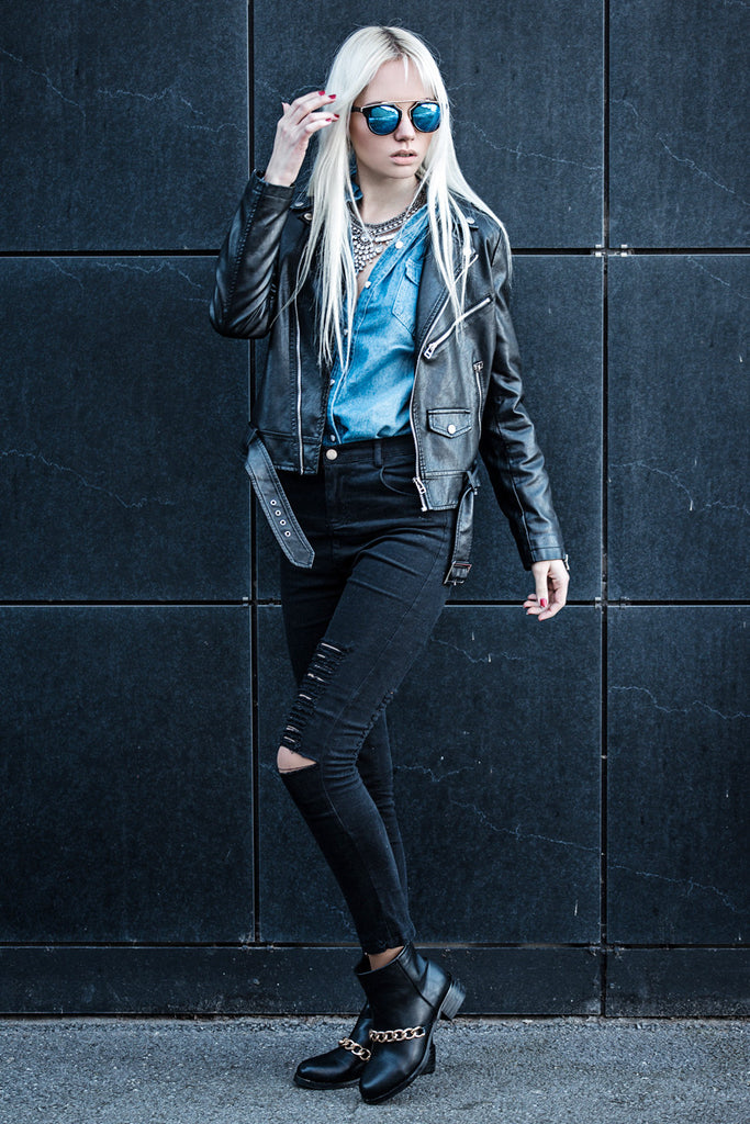 Ethnic traditional pearl and crystal necklace