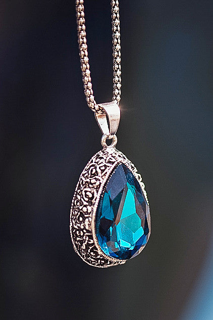 blue crystal pendant necklace