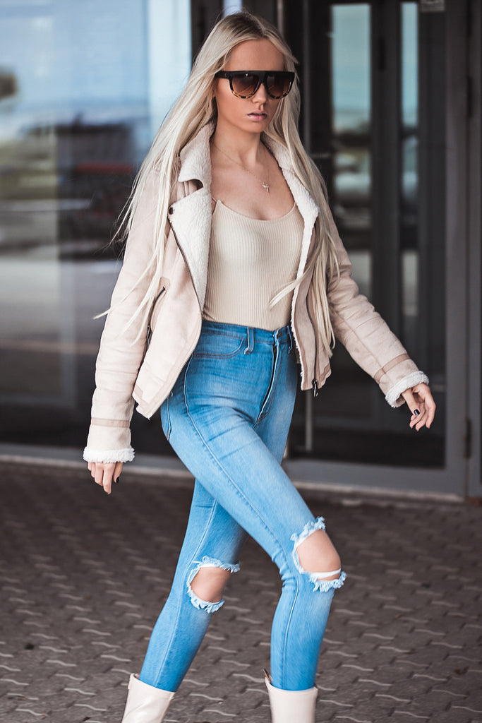 mini angel clavicle necklace