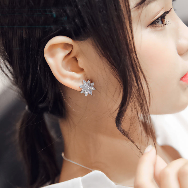 Brilliant crystal flower earrings