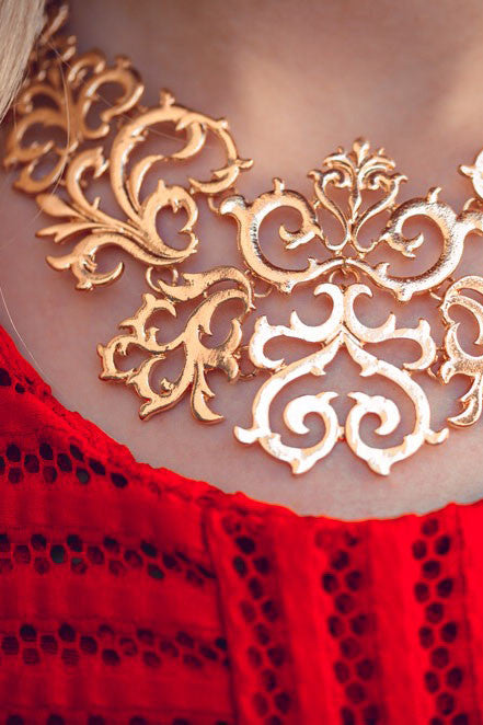 Noble golden hollow out the necklace