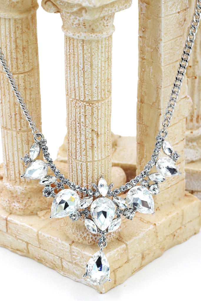 Elegant Black and White Crystal Earrings Necklace Set