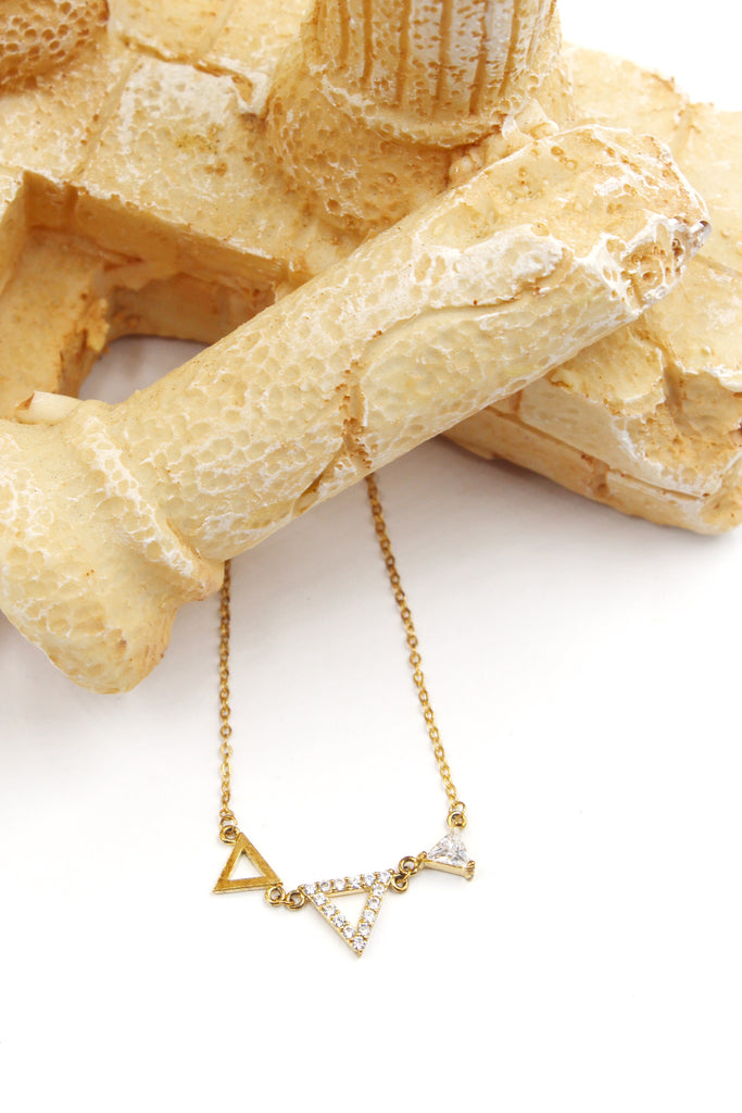 Mini triangles crystal necklace