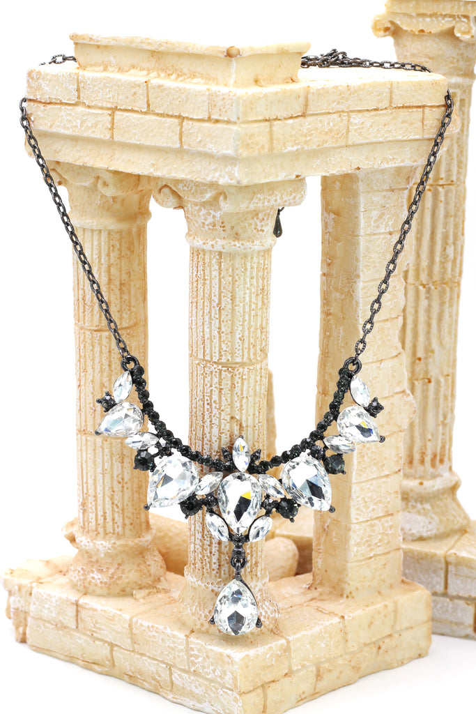 Elegant Black and White Crystal Earrings Necklace Set