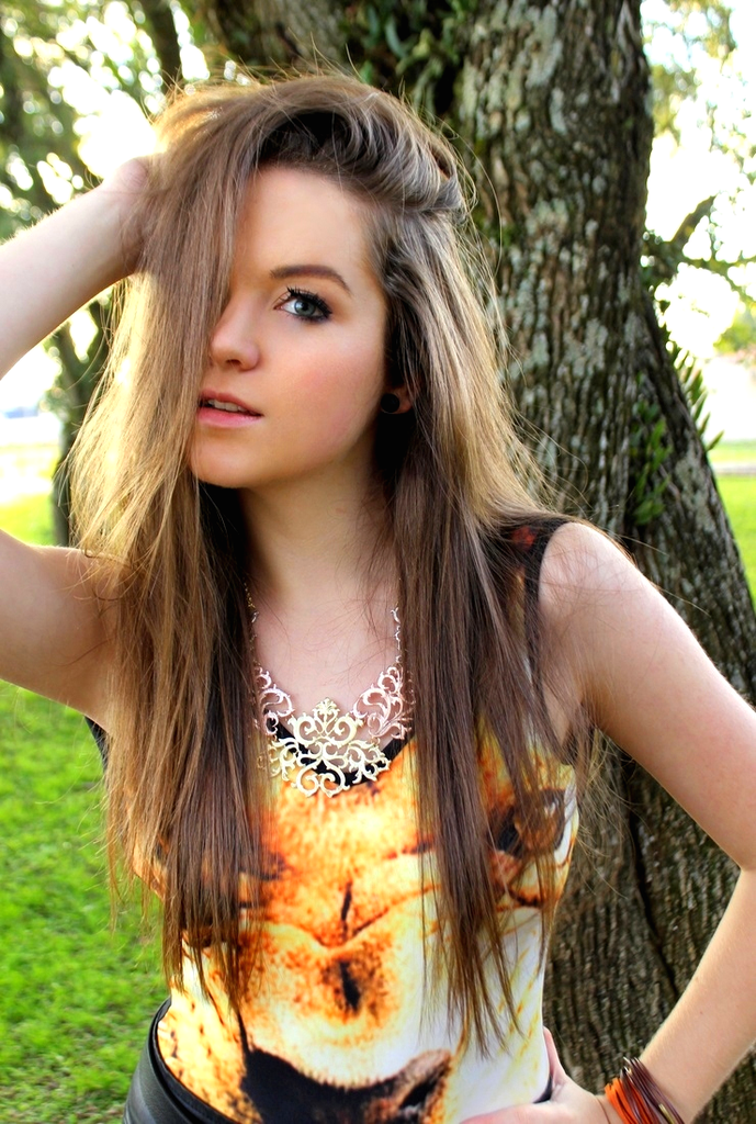Noble golden hollow out the necklace