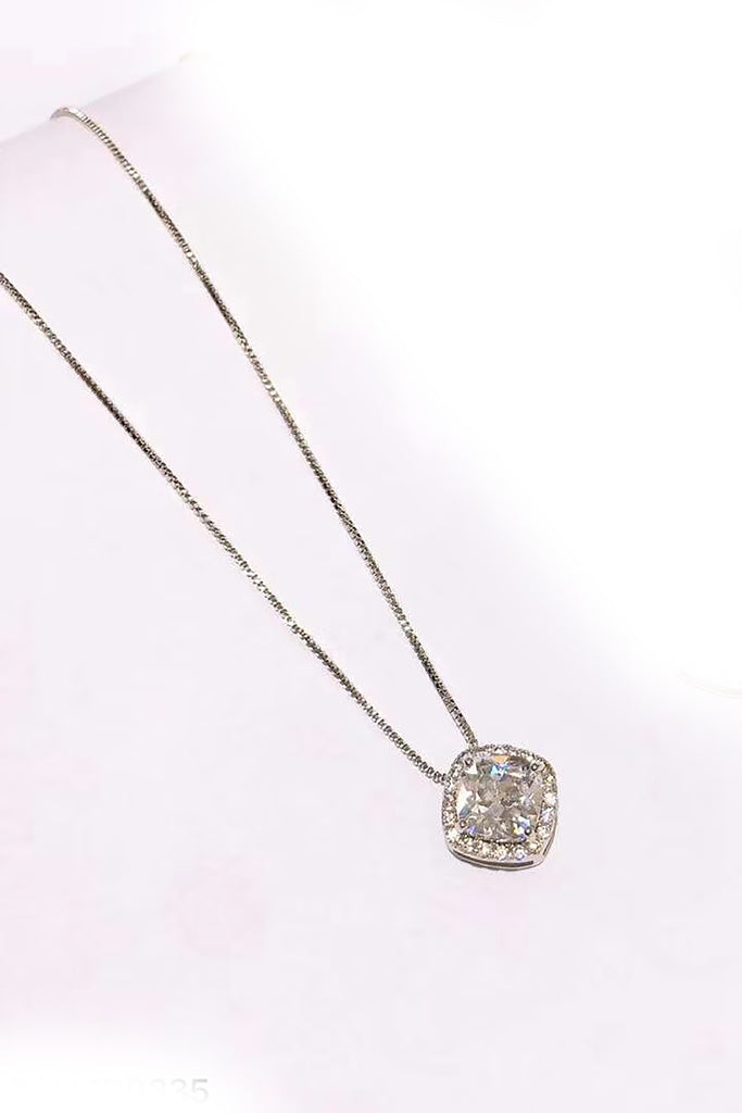 simple flashing crystal necklace