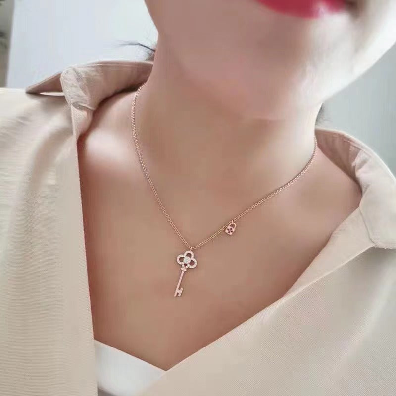 simple temperament clavicle necklace