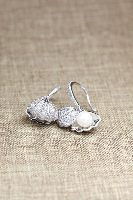 small exquisite shell pearl pendant earrings