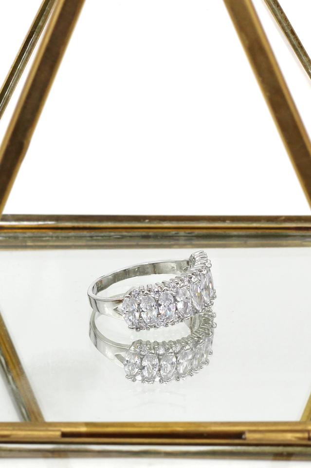 Sparkling candy crystal silver ring