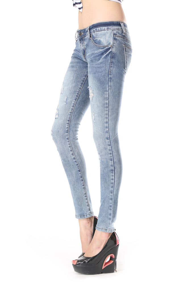 Sky Blue destroy denim