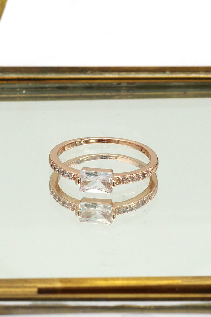 simple sidelong crystal ring
