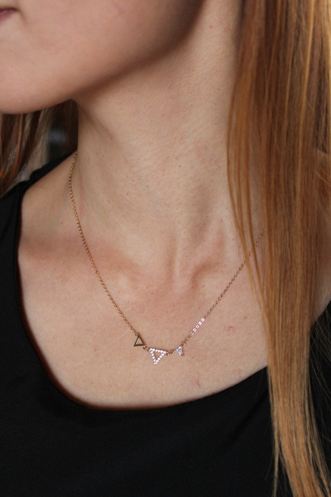 Mini triangles crystal necklace