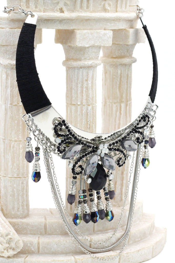 Elegant traditional exaggeration necklace