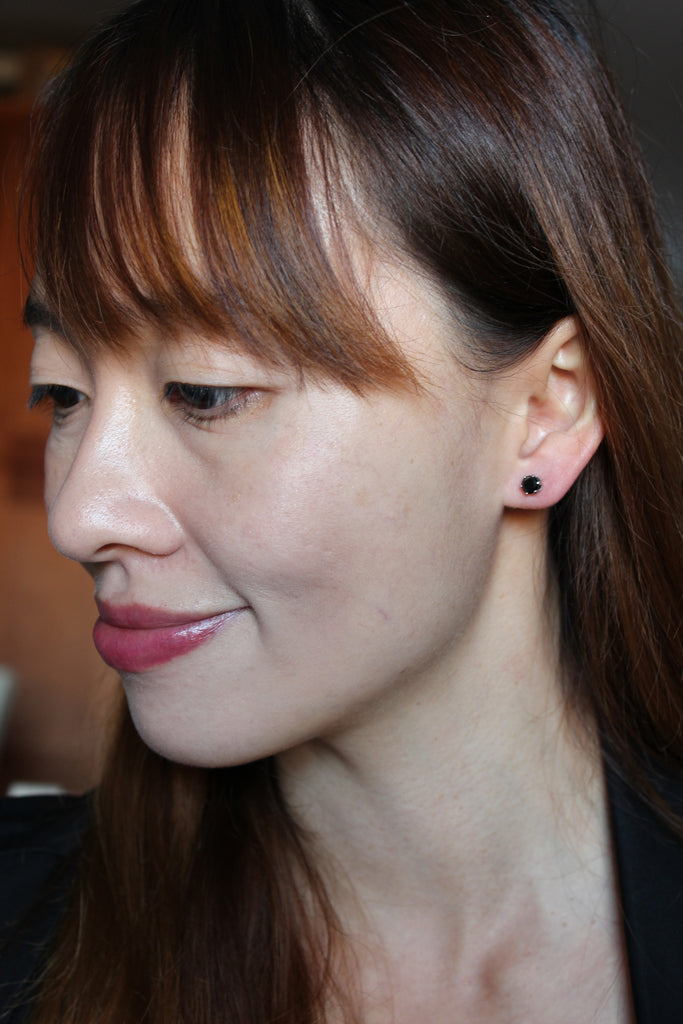 mini six-claw small crystal stud earrings