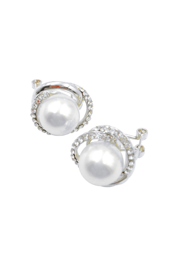 fashion Pearl earrings
