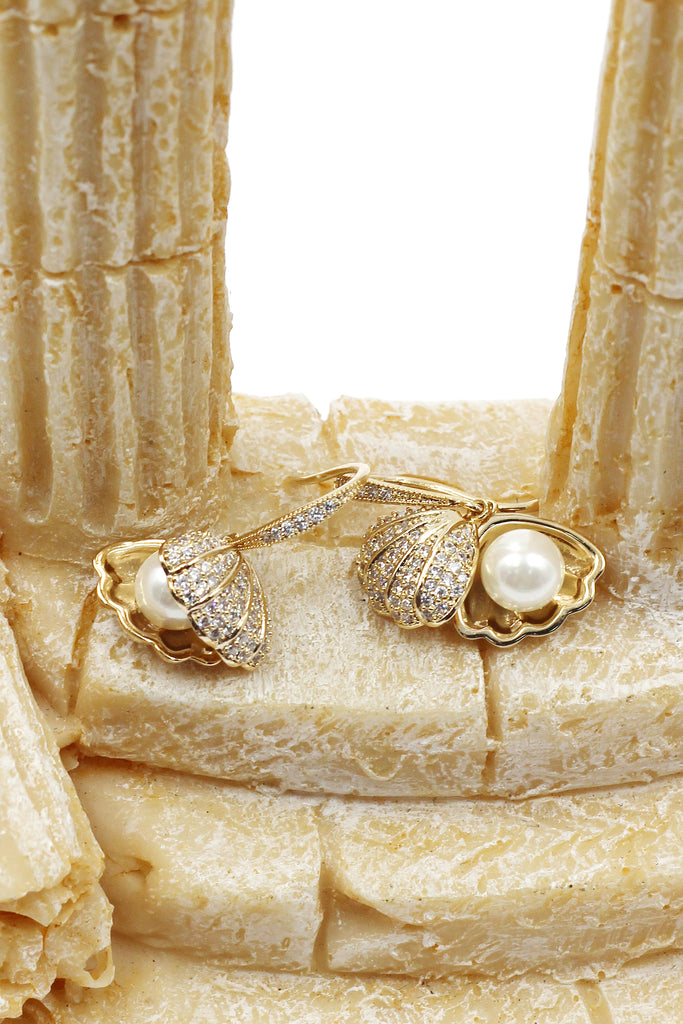 small exquisite shell pearl pendant earrings