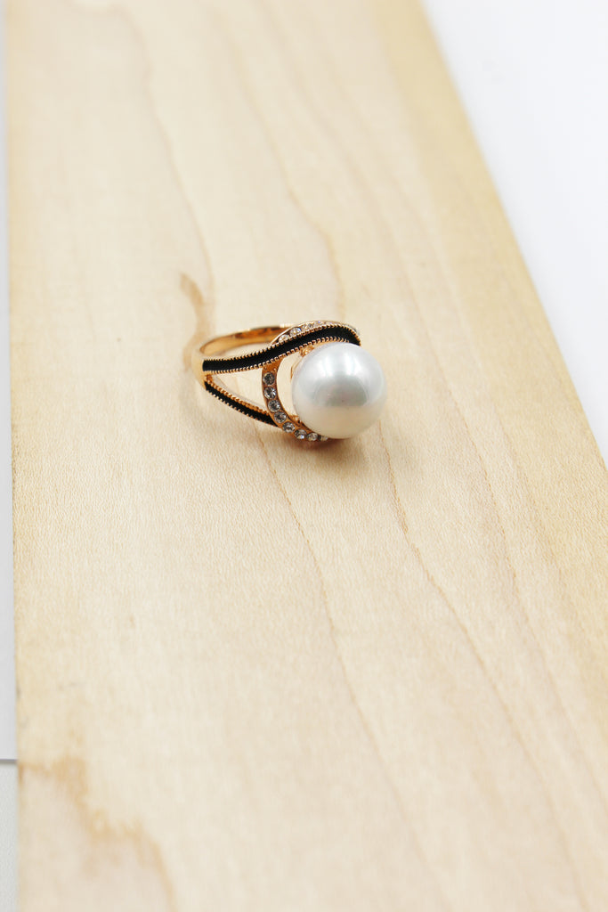 golden large pearl crystal ring