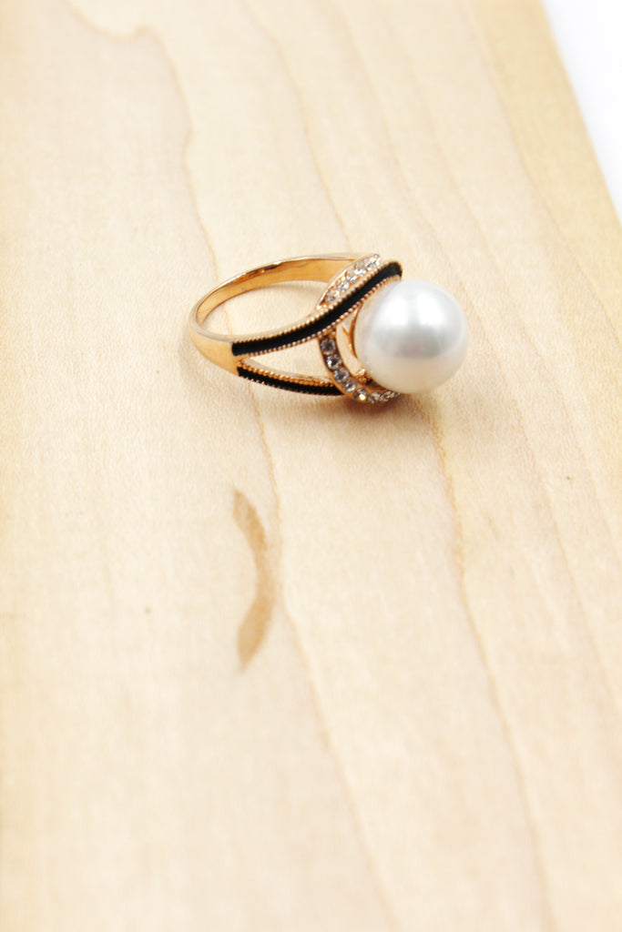 golden large pearl crystal ring
