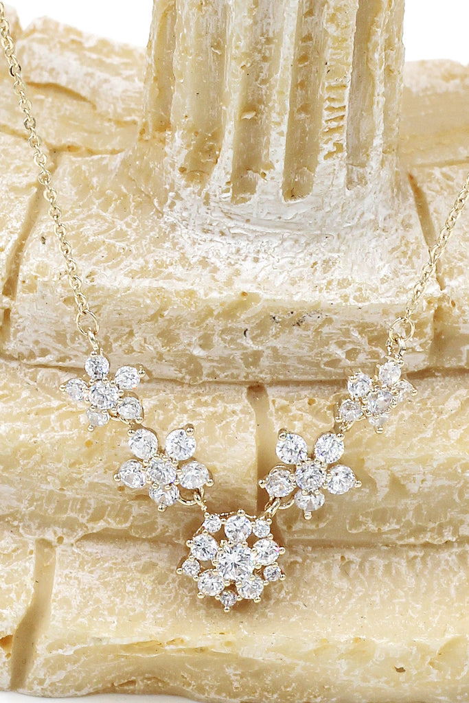 mini crystal flowers clavicle necklace