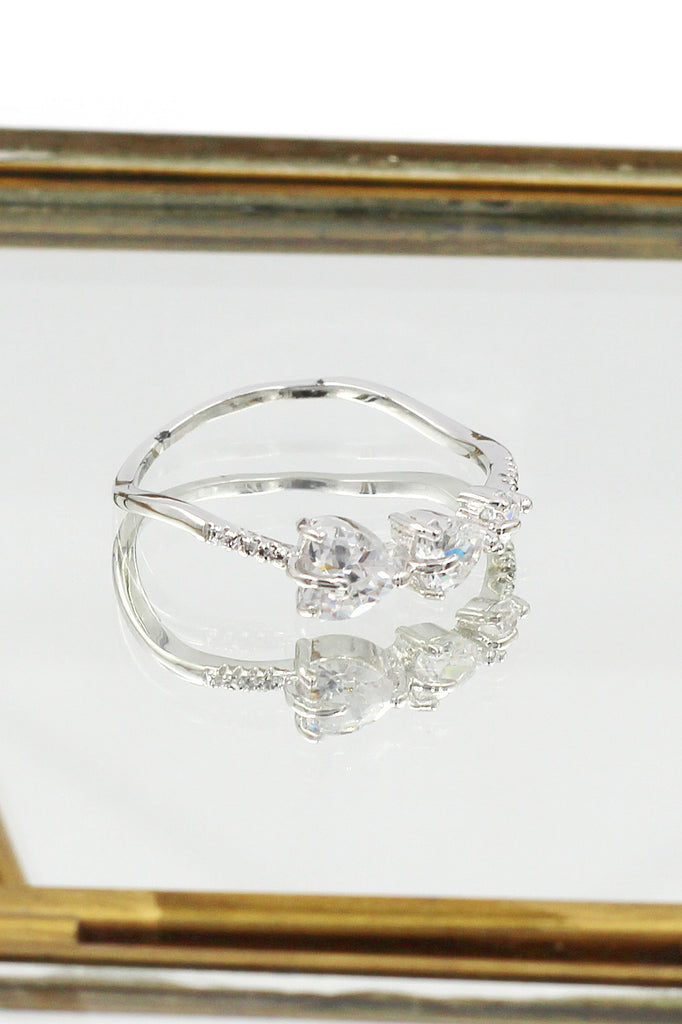 fashion wave crystal ring