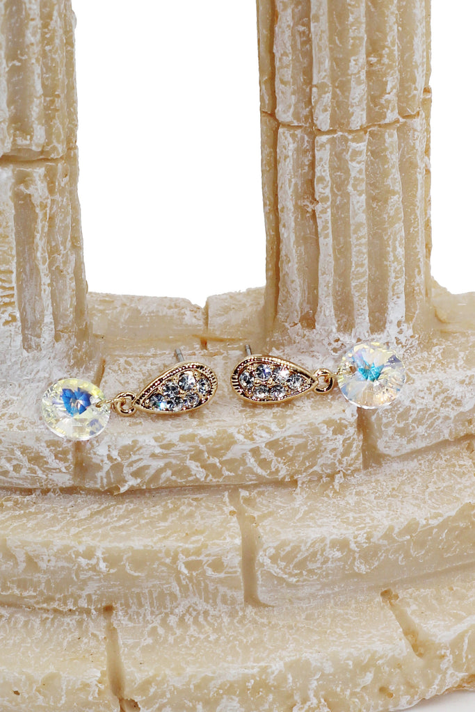 Lovely elegant sparkling crystal earrings