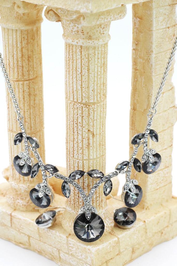 elegant sparkling crystal silver necklace earrings set