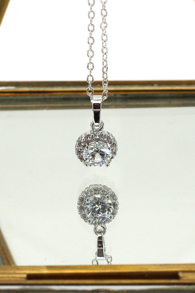 elegant shiny crystal necklace earrings set