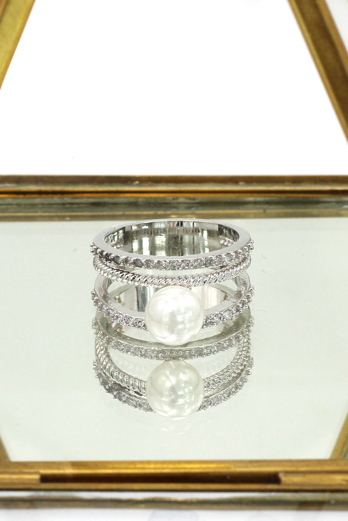 fashion loop small crystal and peal silver ring