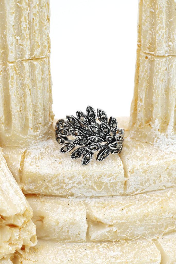 fashion jet hematite small crystal silver ring