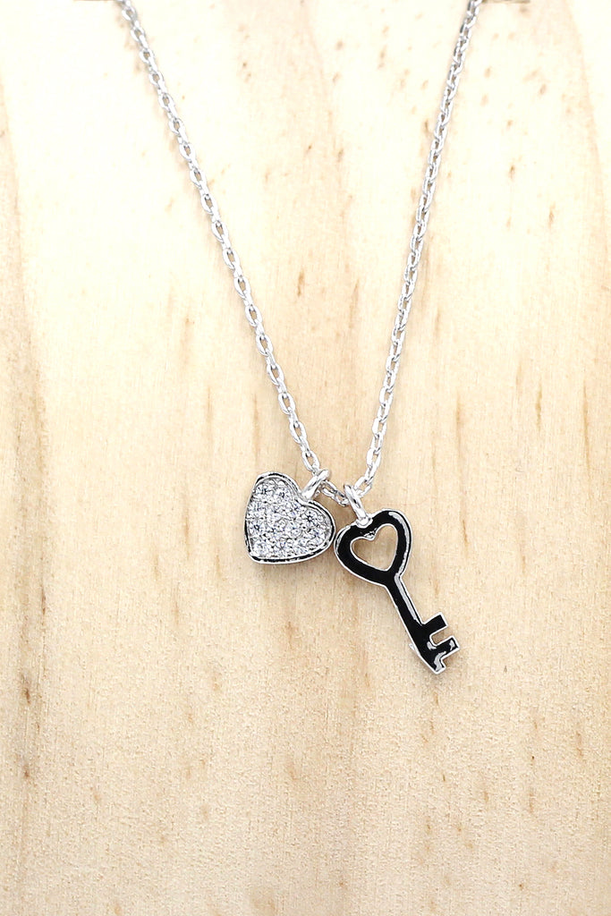 exquisite and simple love crystal necklace