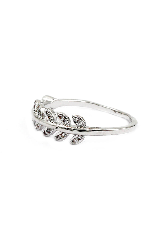 fashion delicate leaf crystal ring