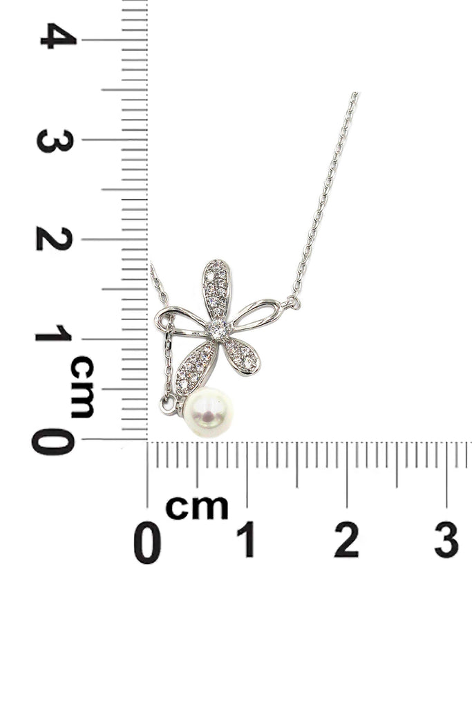 elegant crystal flower petals silver necklace