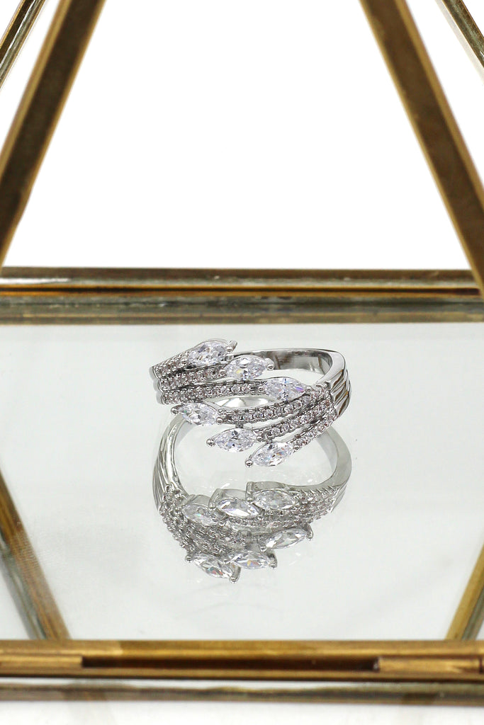 elegant crystal shining ring