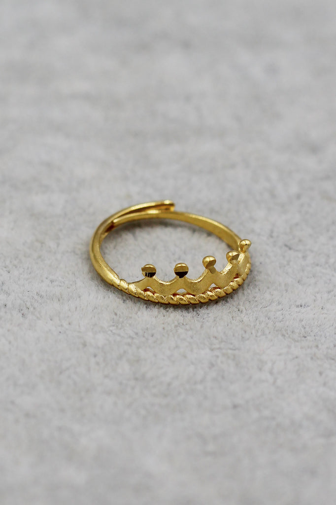 Simple crown gold ring