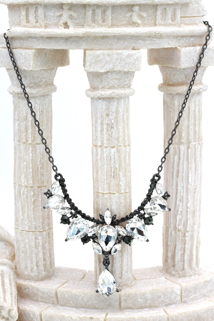 Elegant Black and White Crystal Earrings Necklace Set