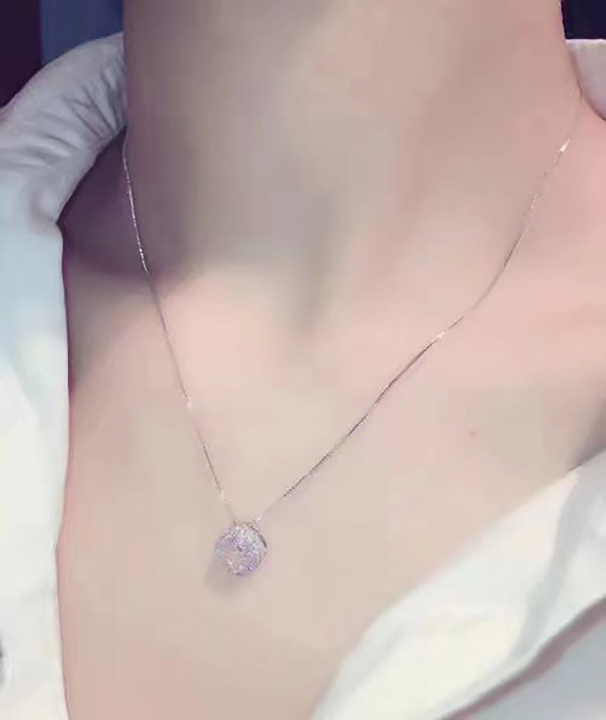 simple flashing crystal necklace